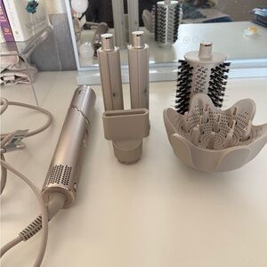 Shark FlexStyle hairstyler w 5 attachments